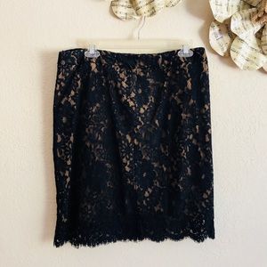 ⚜️Black beige lace skirt with scallop hem by CACHE